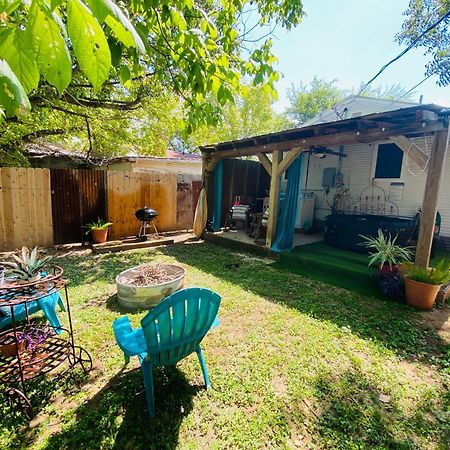 8Th St. Cowboy Haus I Biker Friendly I River Bandera Bagian luar foto