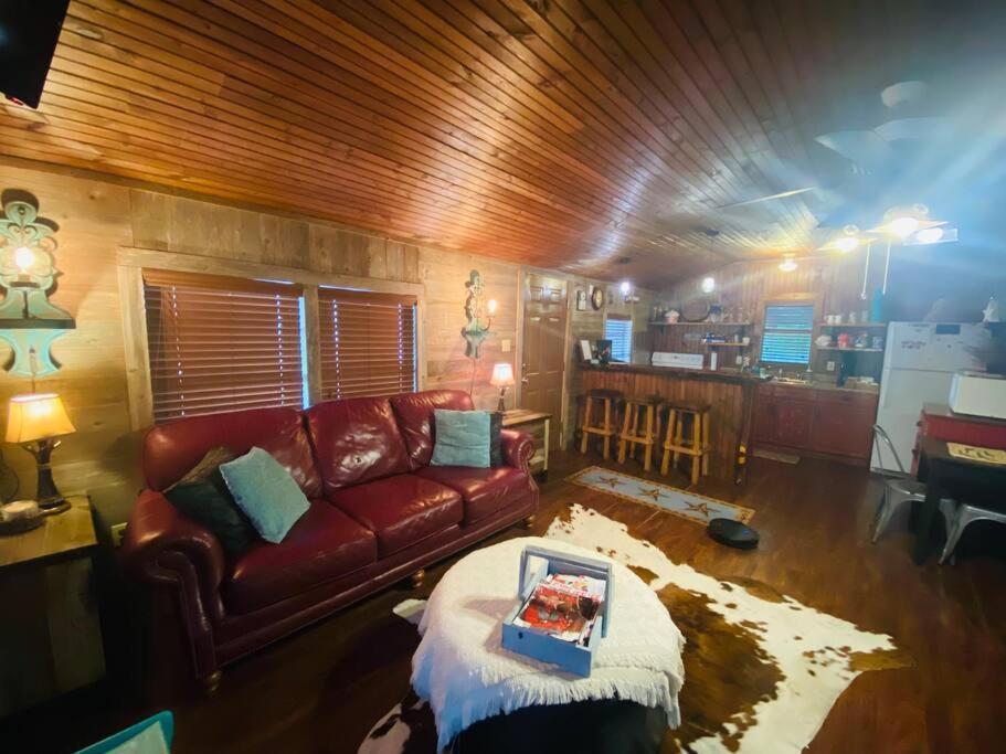 8Th St. Cowboy Haus I Biker Friendly I River Bandera Bagian luar foto